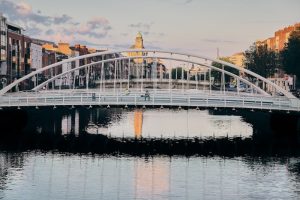 Chauffeur hire Dublin Ha'penny Bridge